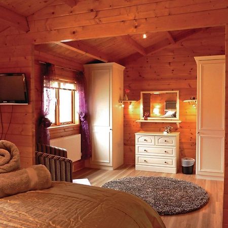 Mill Meadow Lodges Llanbister ภายนอก รูปภาพ